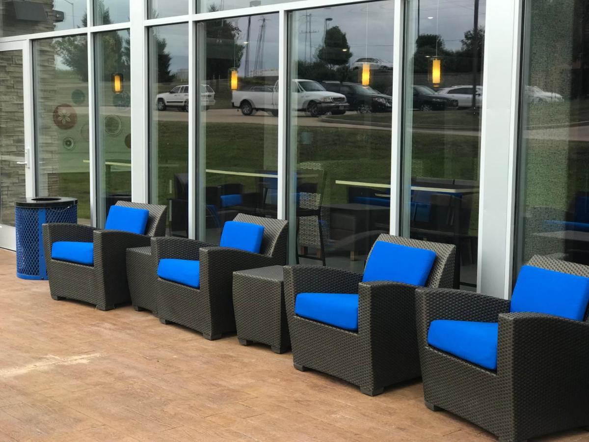 Holiday Inn Express & Suites - Hannibal - Medical Center Екстер'єр фото